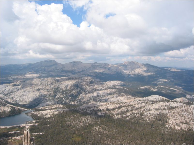 2005-09-09 Cathedral Peak Hen (08) Pano1f